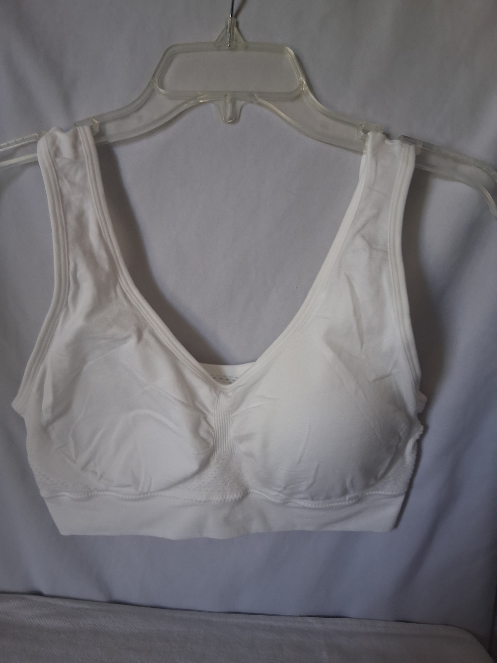 Green Seamless Comfort Bra - Women's Intimates - Picture 6 of 10